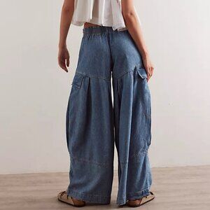 We The Free Soleil Balloon Jeans in Dirt Road Blue NWOT Size XS